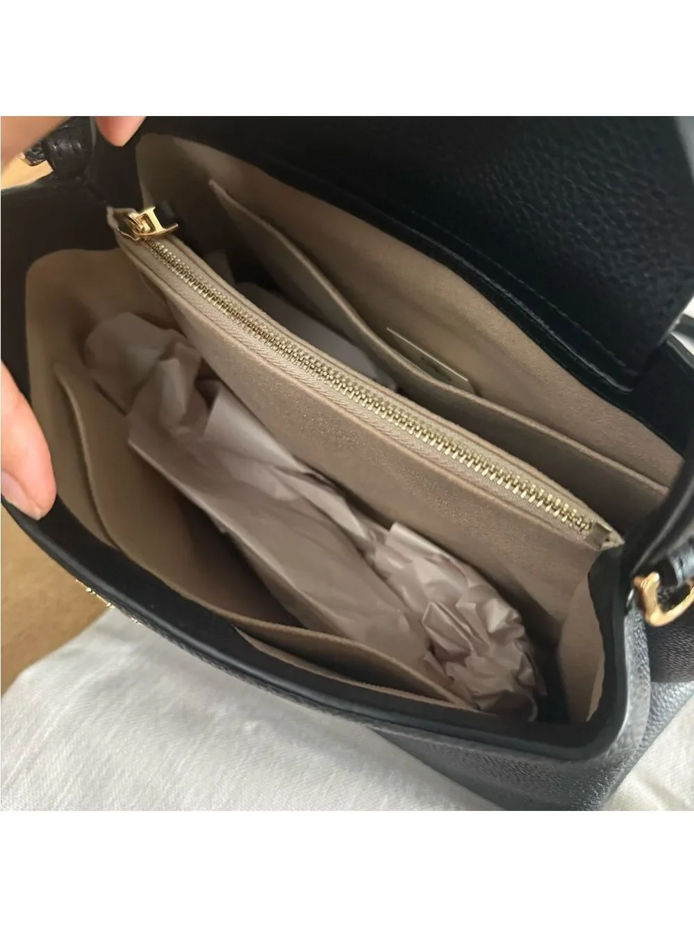 700+! New Tory Burch Britten Black Leather Satchel